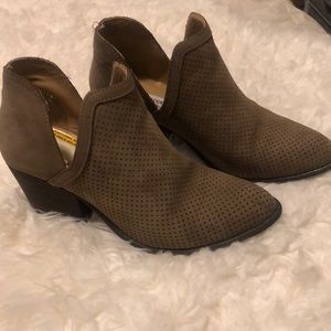 Steve Madden Tan Booties